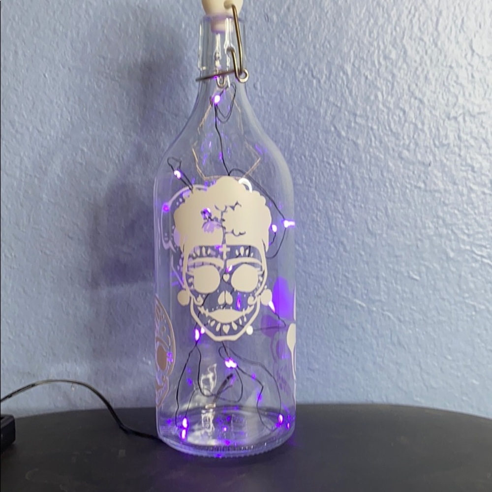 Bottle - Picture 2 of 7